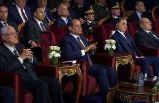 الرئيس السيسي يشاهد فيلما تسجيليا...