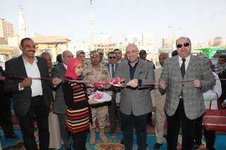 محافظ بني سويف يفتتح معرض”...