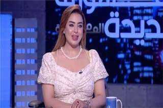 منى العمدة تعتذر للجمهور في...