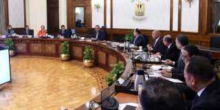 رئيس الوزراء يترأس اجتماع اللجنة...