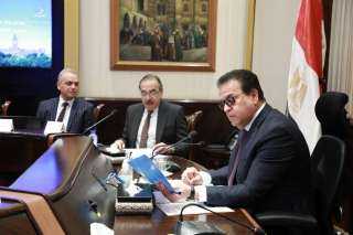 وزير الصحة يجتمع باللجنة الاستشارية...