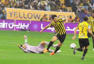 بثلاثية.. الاتحاد يقسو على رونالدو...