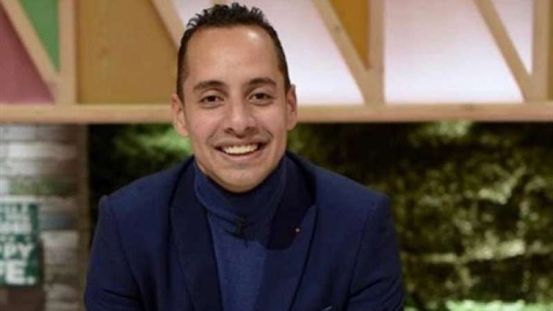 عمرو وهبة يكشف حقيقة عمل جزء ثالث من ”في بيتنا روبوت”