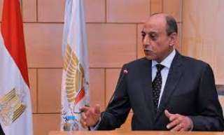 وزير الطيران يشيد بكفاءة الكوادر...
