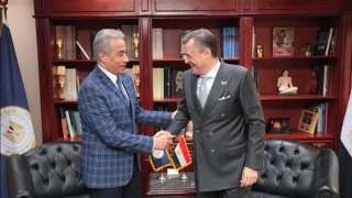وزيرا السياحة والآثار والقوى العاملة...