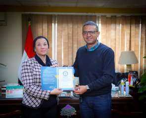 وزيرة البيئة تستقبل المغامر والناشط...