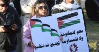 كويتيون ينظمون وقفة تضامنية مع...