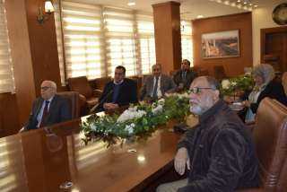 محافظ بورسعيد يستعرض مستجدات أعمال...