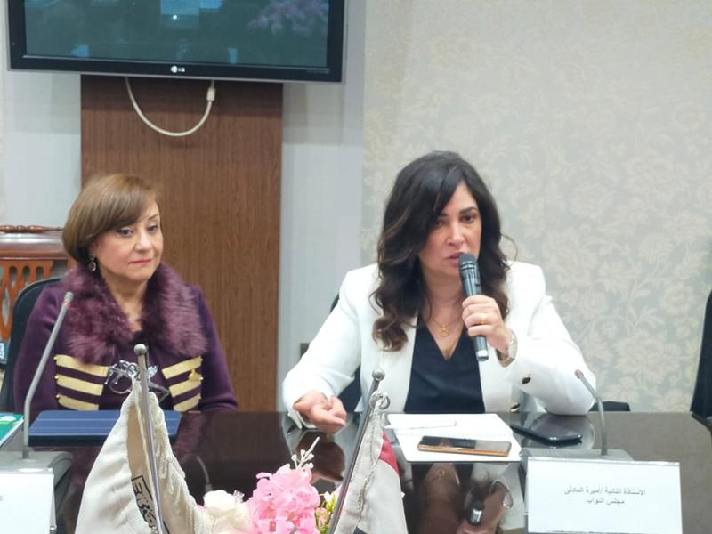وزارة الاتصالات تشارك في جلسة ”مخاطر استخدام الإنترنت على الأطفال”
