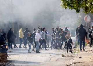 الاحتلال يعتقل 10 فلسطينيين بينهم...