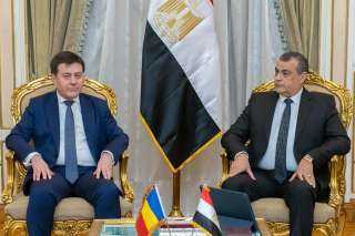 ”وزير الدولة للإنتاج الحربي” يستقبل...