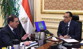 رئيس الوزراء يتابع مع وزير...