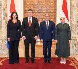 الرئيس السيسي يبحث مع نظيره...