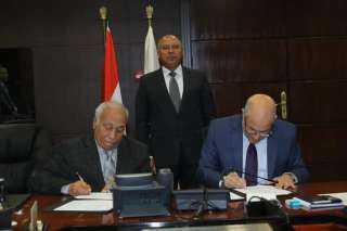 وزير النقل يشهد توقيع مذكرة...