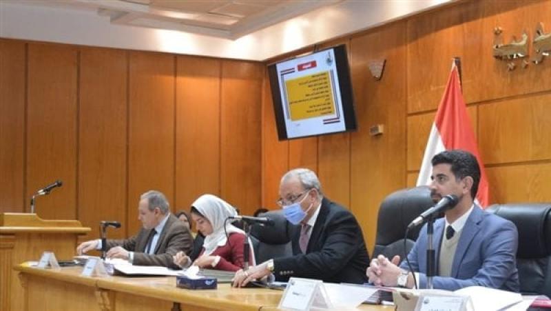 اجتماع محافظ القليوبية
