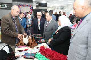 وزير المالية: الحرف الصغيرة توفر...
