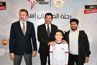 وزير الرياضة يلتقي موهوبي مشروع...
