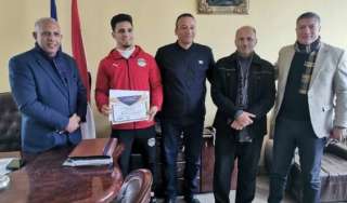 بطل متحدي الإعاقة بالبحيرة يحصل...