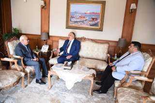 محافظ بورسعيد يستقبل ممثلي شركة...
