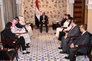 الرئيس السيسى يلتقى فى دبى...