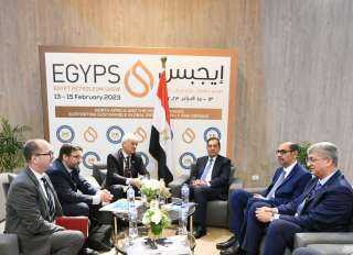 وزير البترول يستقبل رئيس شركة...