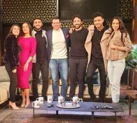 شاهد.. رامي رضوان برفقة أبطال...
