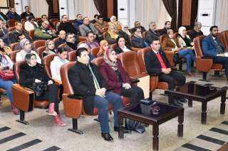 الشباب والرياضة تعقد سلسلة لقاءات...