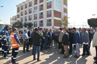 وزير التنمية المحلية يتفقد مشروعات...