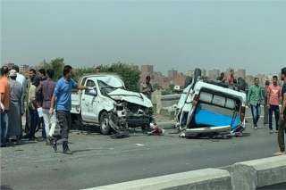 إصابة 11 شخصا فى حادث...