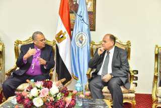 محافظ أسيوط يهنىء الدكتور القس...