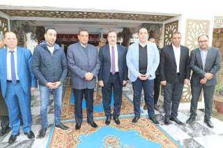 ‏ وزير التنمية المحلية يصل...