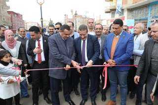 وزير  التنمية المحلية ومحافظ...