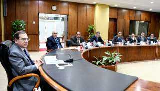 وزير البترول: مضاعفة قدرات ومحطات...