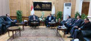 رئيس جامعة بنها يستقبل وفد...
