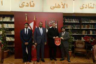 الخطيب يستقبل عيسى الحزامي ويتلقى...
