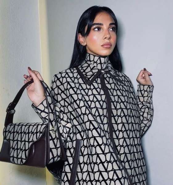 شاهد.. سلمي أبو ضيف تخطف الانظار عبر إنستجرام