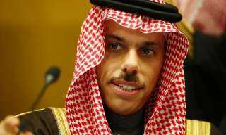 وزير الخارجية السعودي يقدم 410...