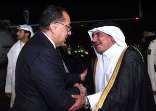 رئيس الوزراء يصل إلى مطار...