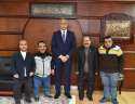 وزير القوى العاملة يَلتقي وفد...