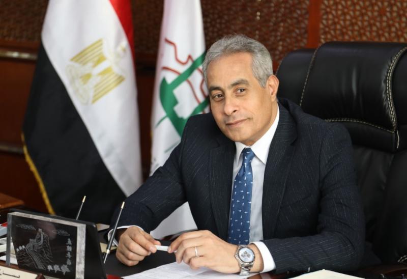 وزير القوى العاملة حسن شحاتة