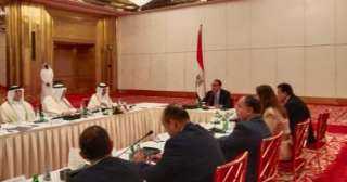 رئيس الوزراء يلتقى مع ممثلي...