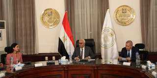 وزير التربية والتعليم يعتمد جداول...