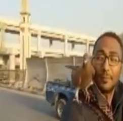 بالفيديو.. شاهد.. شاب يسير بدراجة...