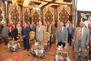 محافظ أسيوط يسلم 150 مشروعًا...