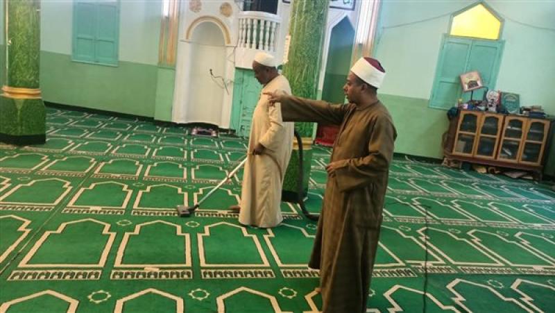 فرش مساجد الأقصر بالسجاد الجديد