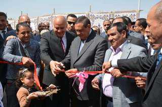 وزير التنمية المحلية ومحافظ قنا...