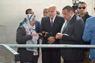 وزير التنمية المحلية ومحافظ قنا...