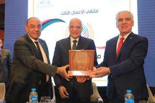 محافظ الجيزة يفتتح فعاليات ملتقي...