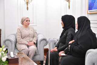 انتصار السيسى: سعادتي بالغة بالحديث...