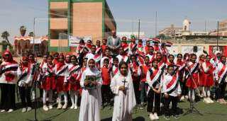 محافظ أسوان ورئيس الأكاديمية العربية...